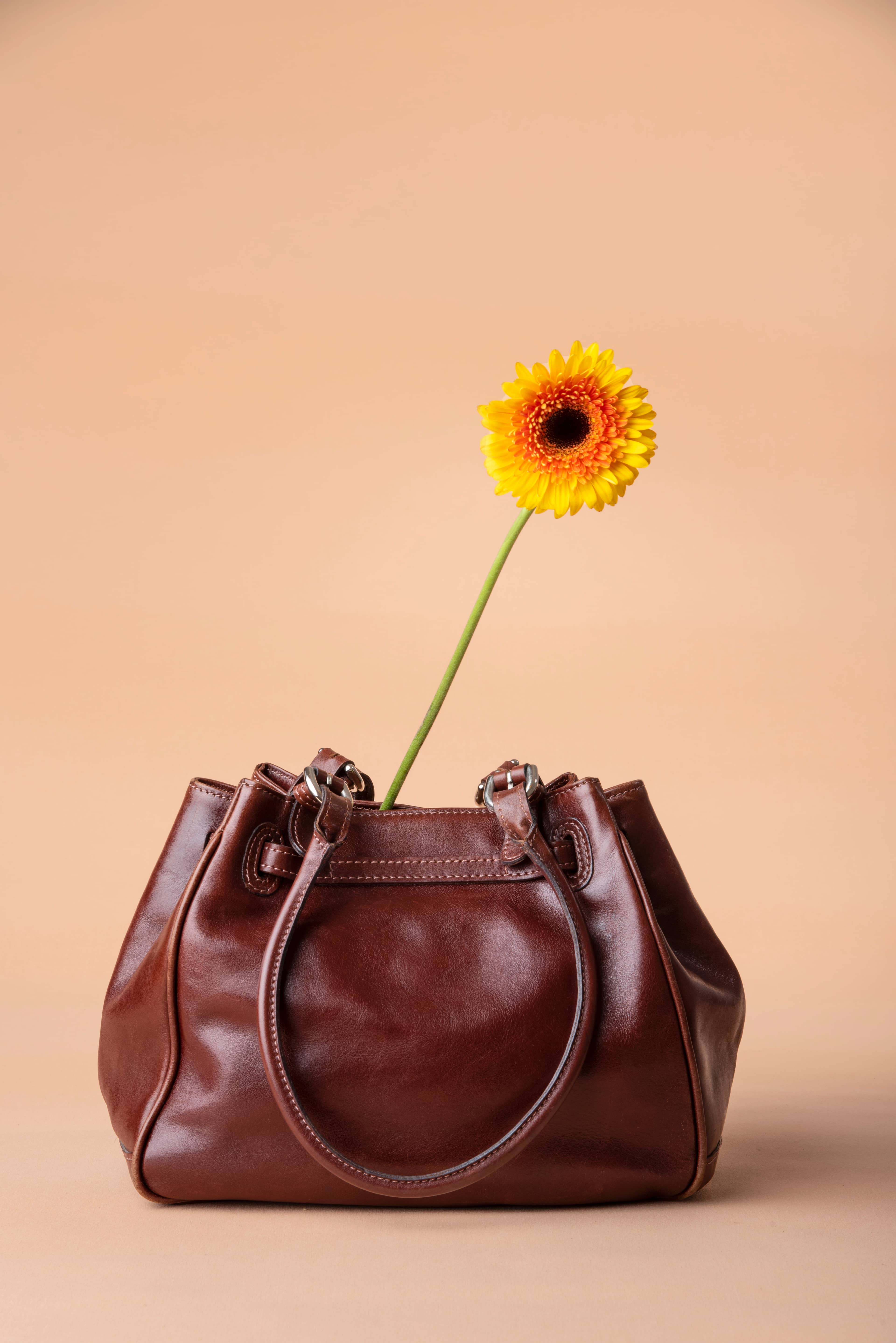 Laptop Bag Manufacturing: Design, Protection, and Material Choices